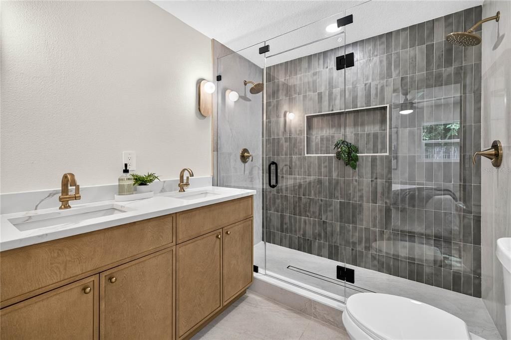 Active With Contract: $358,000 (3 beds, 2 baths, 1300 Square Feet)