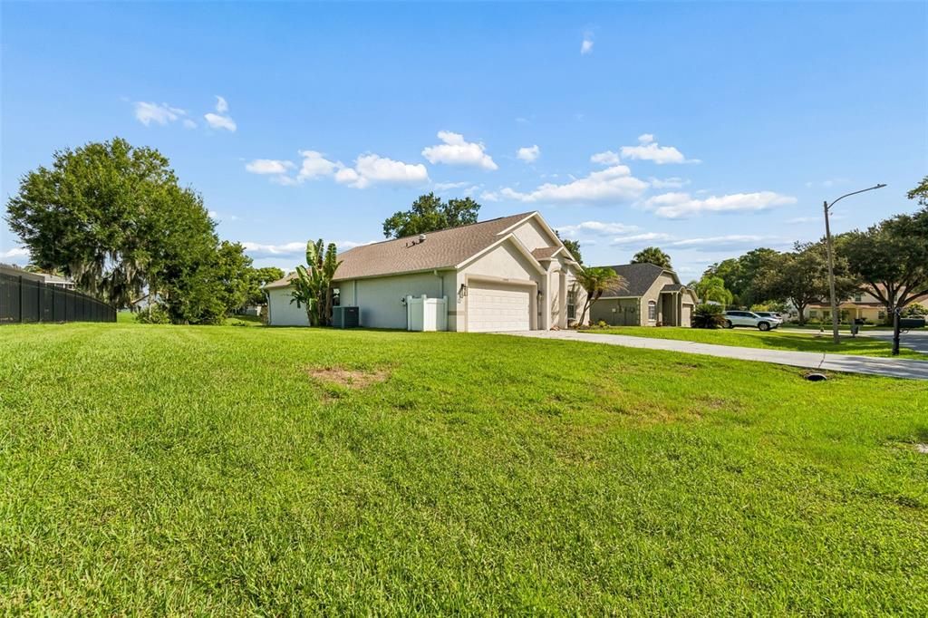 Active With Contract: $419,900 (3 beds, 2 baths, 1730 Square Feet)