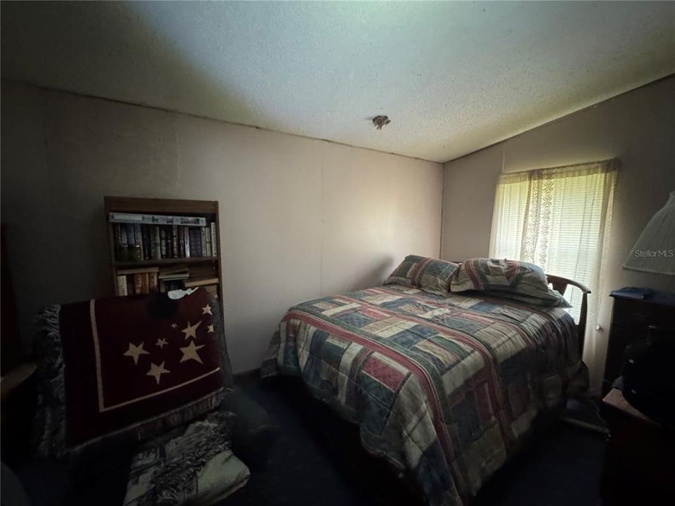 For Sale: $99,900 (3 beds, 2 baths, 924 Square Feet)