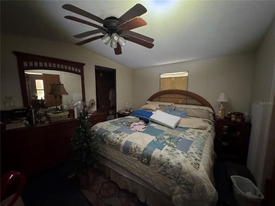 For Sale: $99,900 (3 beds, 2 baths, 924 Square Feet)