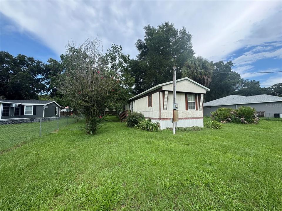For Sale: $99,900 (3 beds, 2 baths, 924 Square Feet)