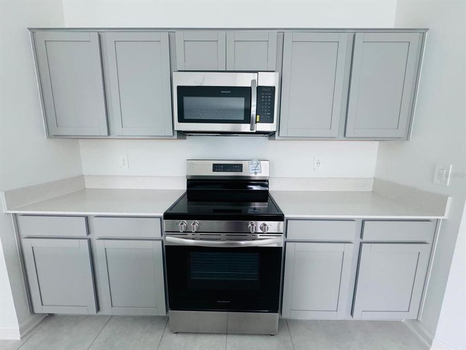 En Venta: $305,000 (4 camas, 2 baños, 1879 Pies cuadrados)