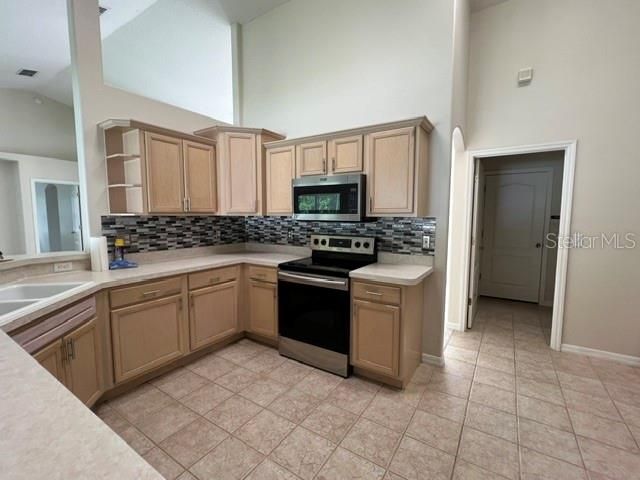На продажу: $459,000 (3 спален, 2 ванн, 1975 Квадратных фут)