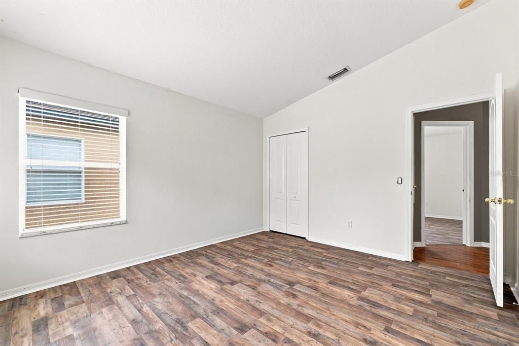 For Sale: $344,000 (4 beds, 2 baths, 1498 Square Feet)