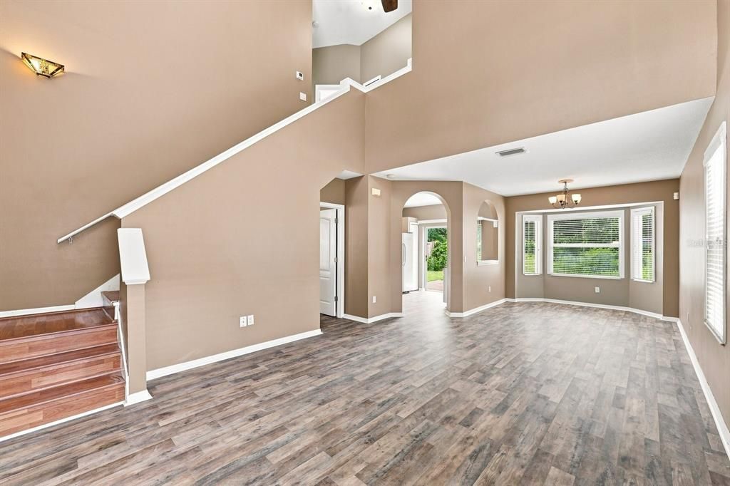 For Sale: $344,000 (4 beds, 2 baths, 1498 Square Feet)
