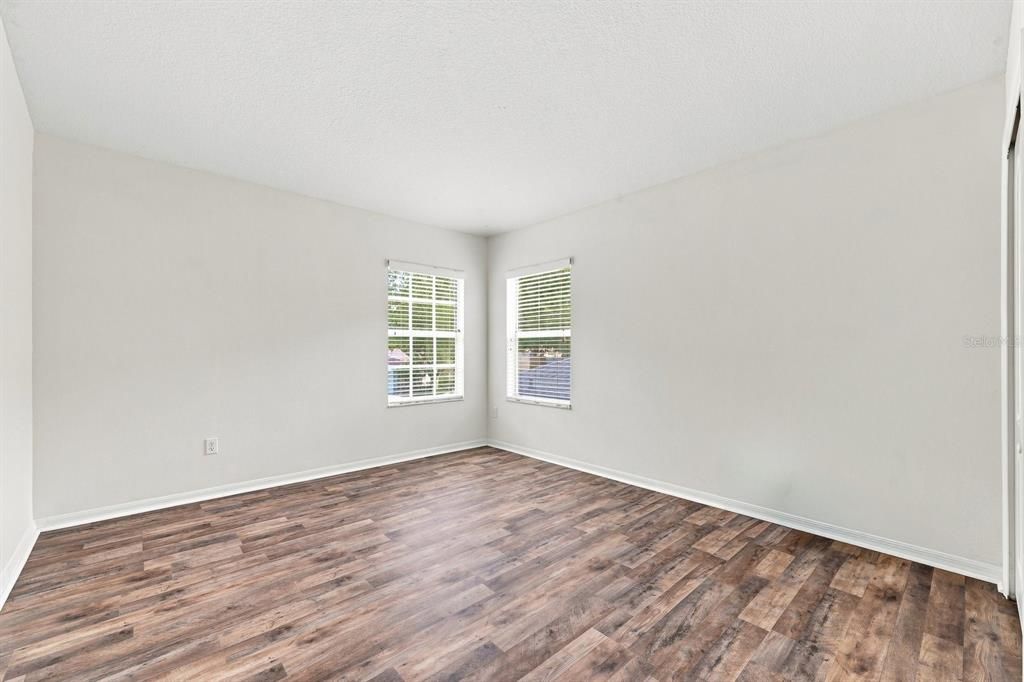 For Sale: $344,000 (4 beds, 2 baths, 1498 Square Feet)