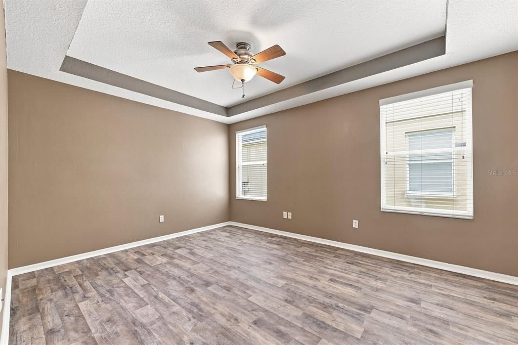 For Sale: $344,000 (4 beds, 2 baths, 1498 Square Feet)