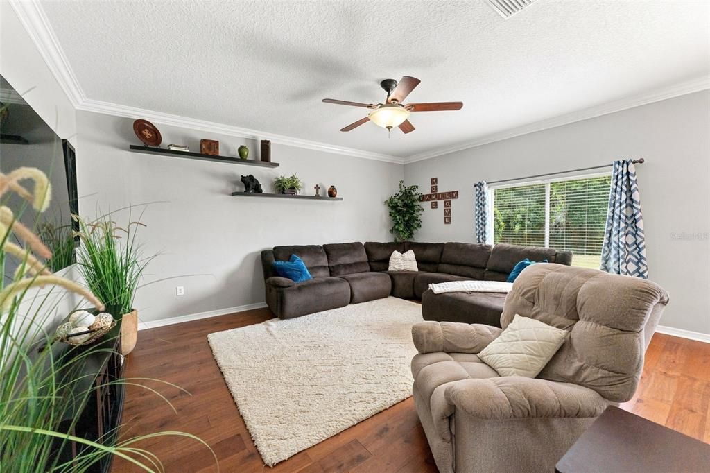 For Sale: $419,000 (3 beds, 2 baths, 2366 Square Feet)