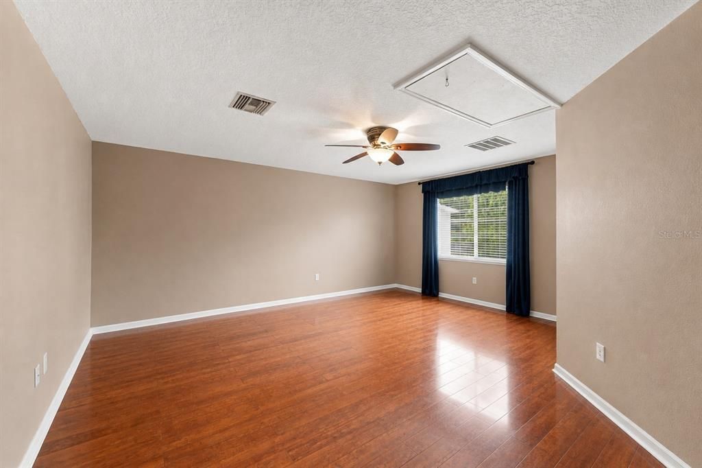 For Sale: $419,000 (3 beds, 2 baths, 2366 Square Feet)