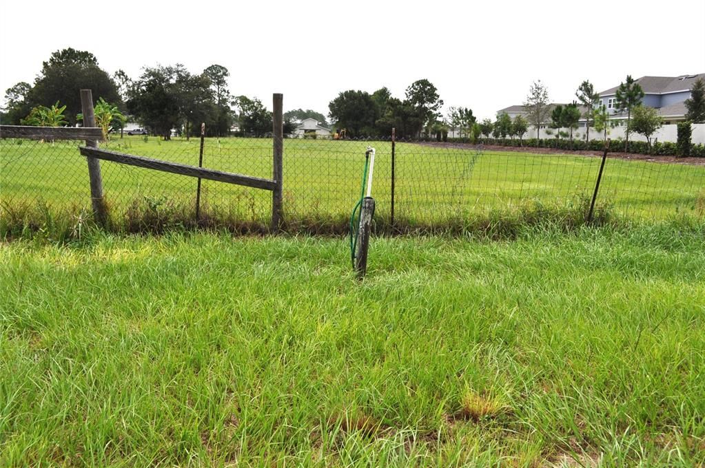 En Venta: $1,550,000 (5.00 acres)