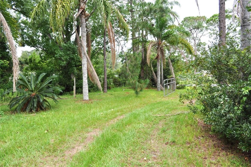 En Venta: $1,550,000 (5.00 acres)