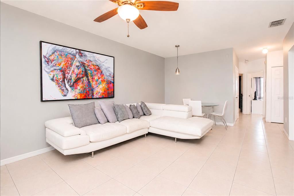 For Sale: $245,000 (3 beds, 2 baths, 1200 Square Feet)