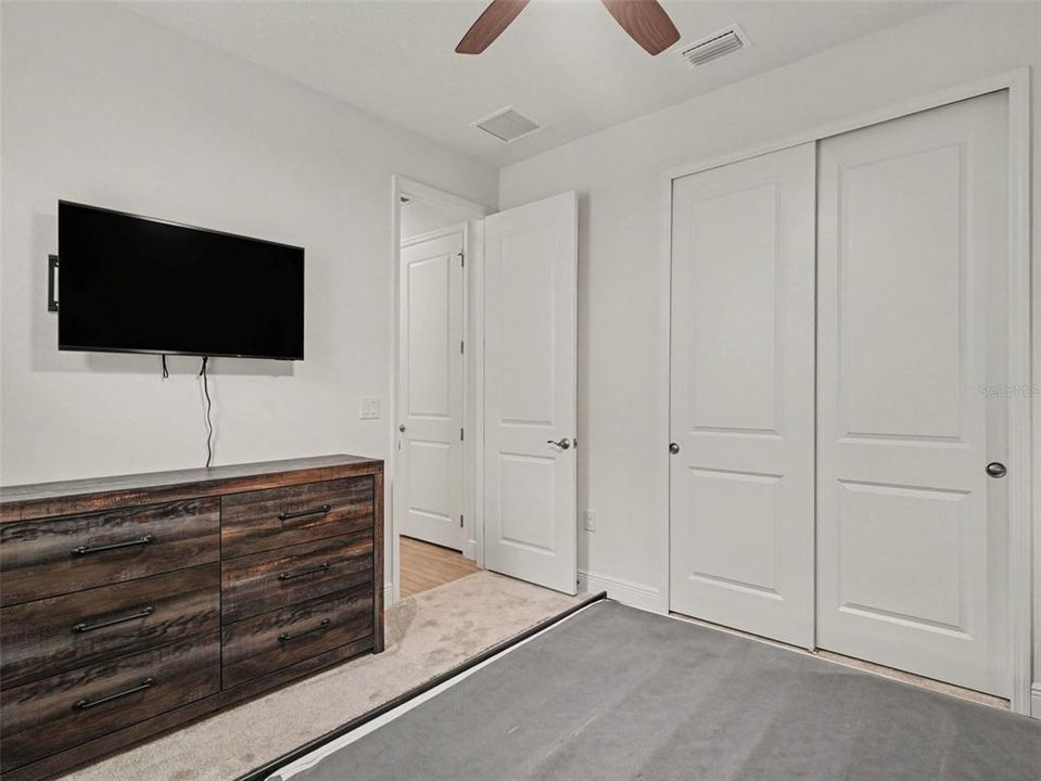 En Venta: $599,999 (4 camas, 3 baños, 2720 Pies cuadrados)