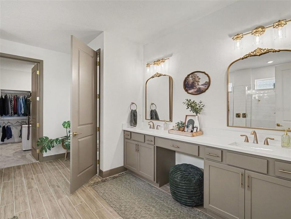 En Venta: $599,999 (4 camas, 3 baños, 2720 Pies cuadrados)
