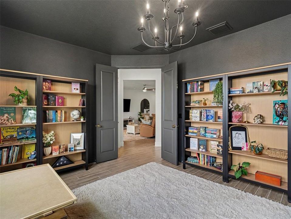 En Venta: $599,999 (4 camas, 3 baños, 2720 Pies cuadrados)