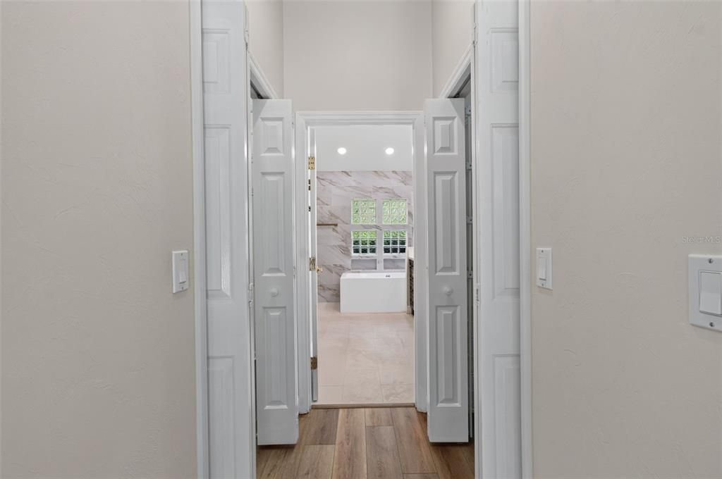 En Venta: $899,900 (5 camas, 4 baños, 3414 Pies cuadrados)