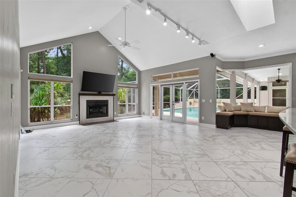 En Venta: $899,900 (5 camas, 4 baños, 3414 Pies cuadrados)