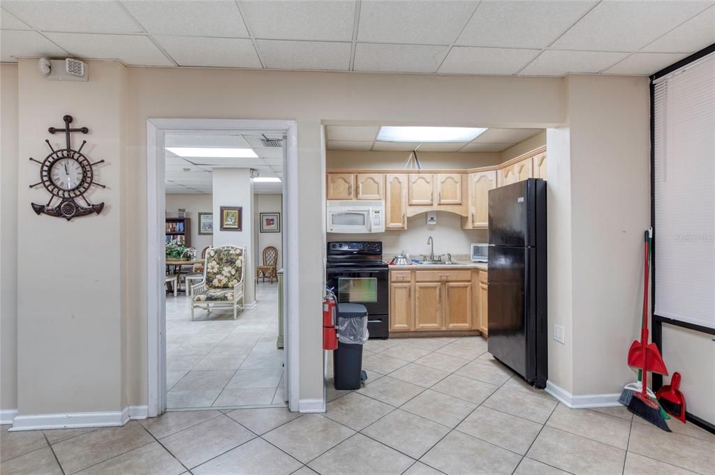 For Sale: $360,000 (2 beds, 2 baths, 1225 Square Feet)