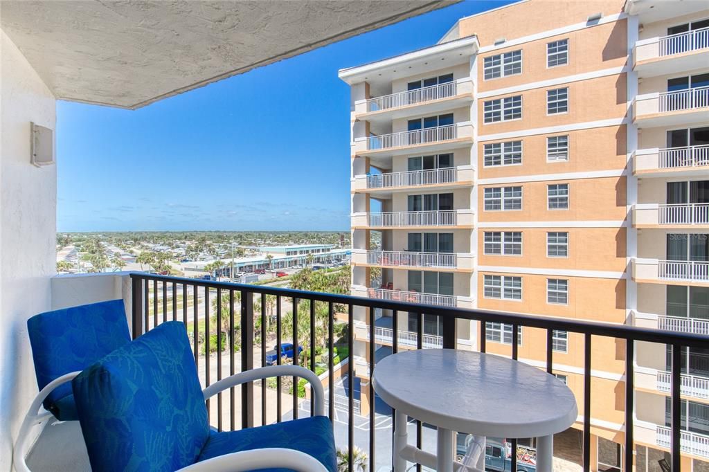 For Sale: $360,000 (2 beds, 2 baths, 1225 Square Feet)