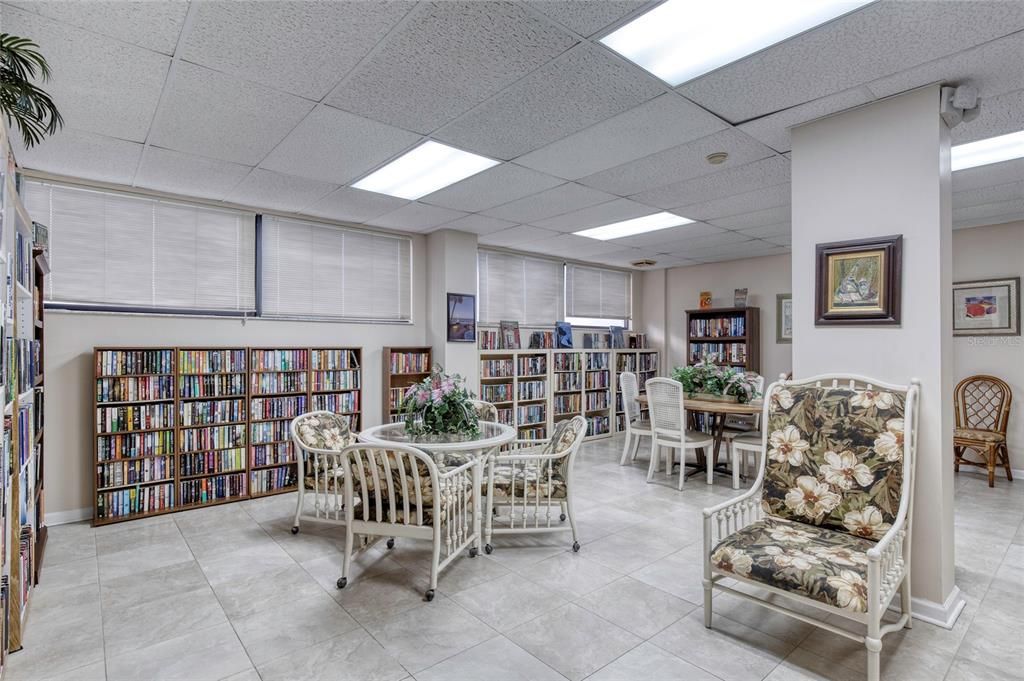 For Sale: $360,000 (2 beds, 2 baths, 1225 Square Feet)