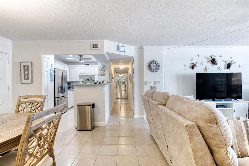 For Sale: $360,000 (2 beds, 2 baths, 1225 Square Feet)