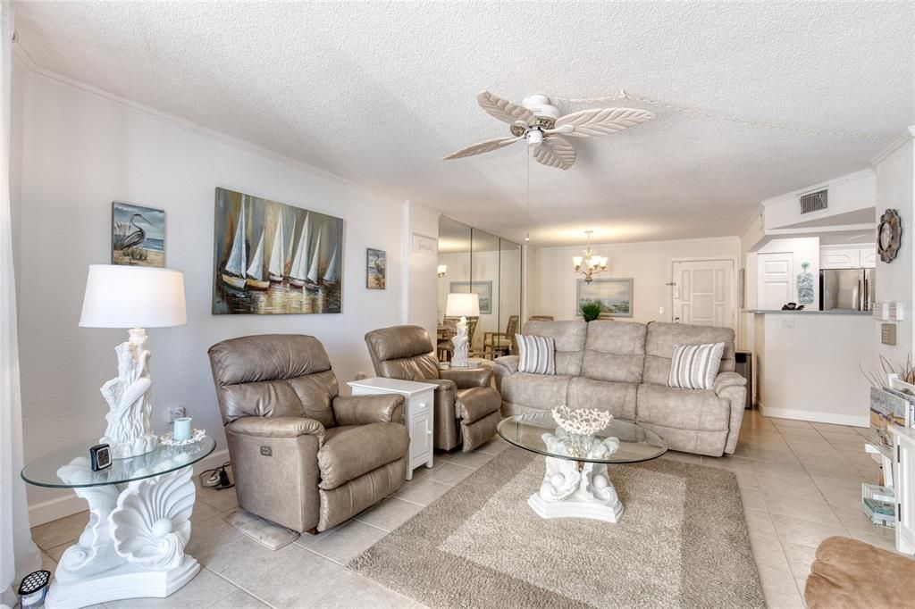 For Sale: $360,000 (2 beds, 2 baths, 1225 Square Feet)