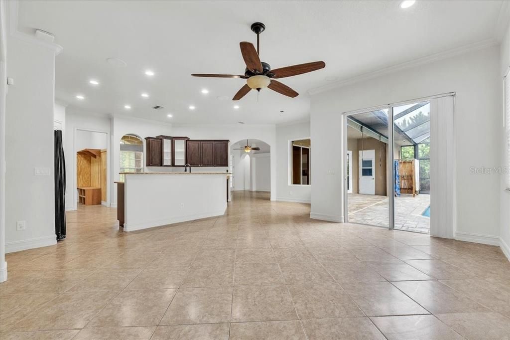 For Sale: $515,000 (3 beds, 2 baths, 2601 Square Feet)