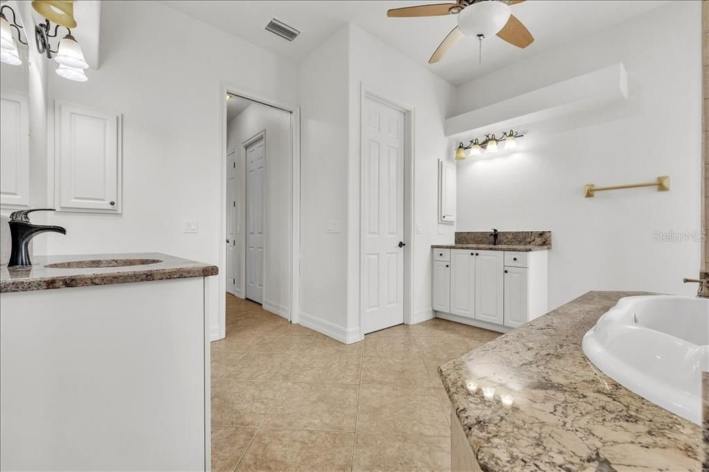 For Sale: $515,000 (3 beds, 2 baths, 2601 Square Feet)