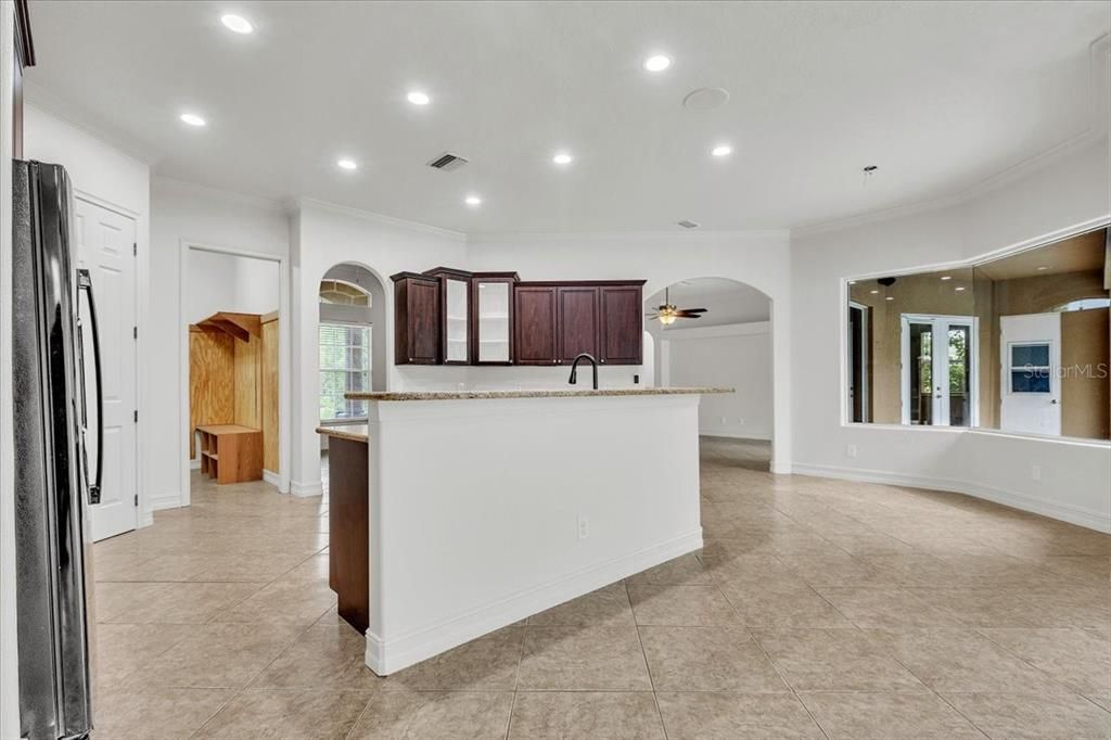 For Sale: $515,000 (3 beds, 2 baths, 2601 Square Feet)