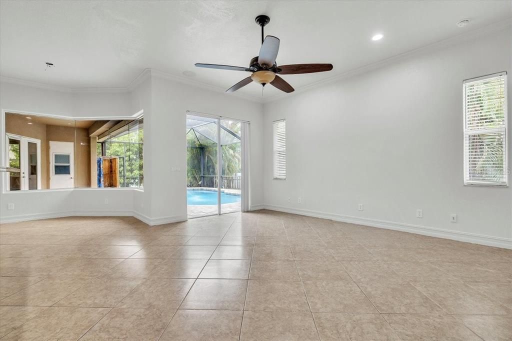 For Sale: $515,000 (3 beds, 2 baths, 2601 Square Feet)