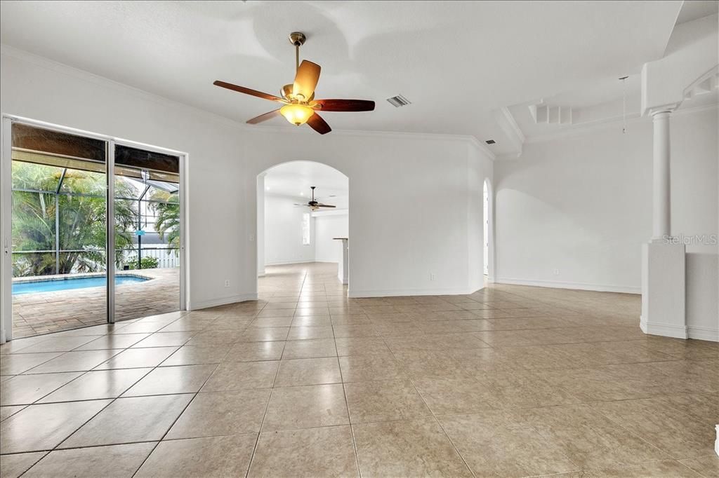 For Sale: $515,000 (3 beds, 2 baths, 2601 Square Feet)