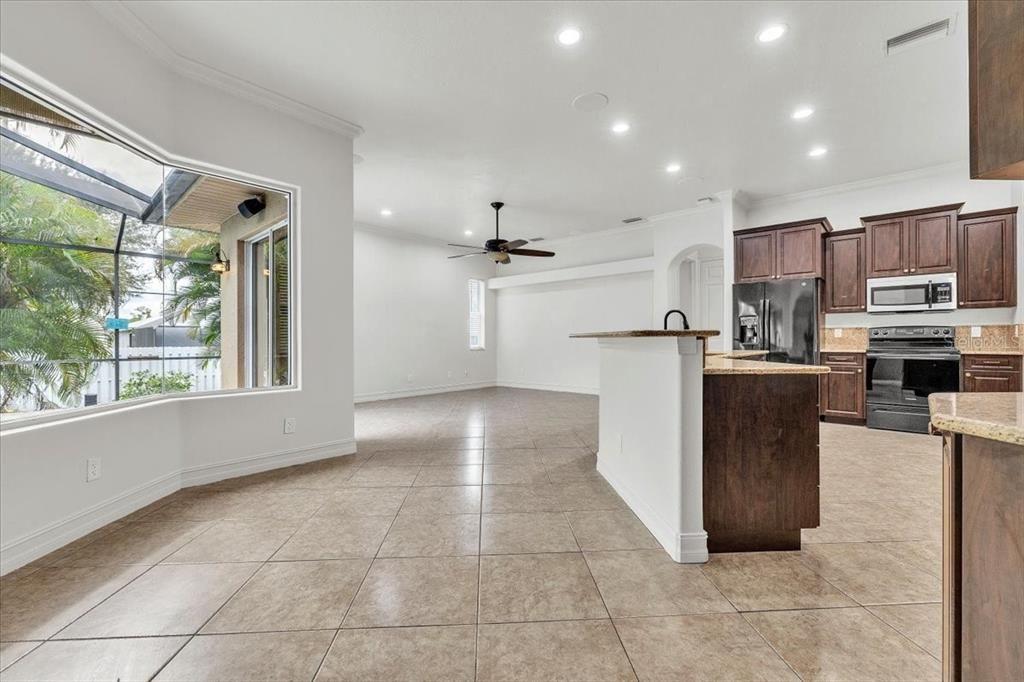 For Sale: $515,000 (3 beds, 2 baths, 2601 Square Feet)