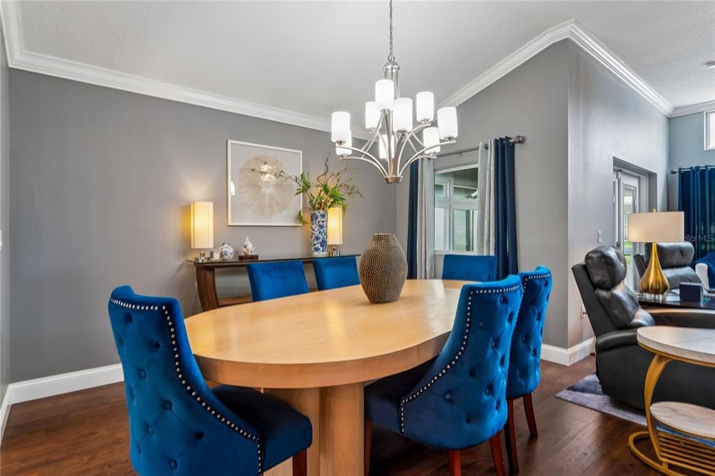 For Sale: $375,000 (3 beds, 2 baths, 1761 Square Feet)