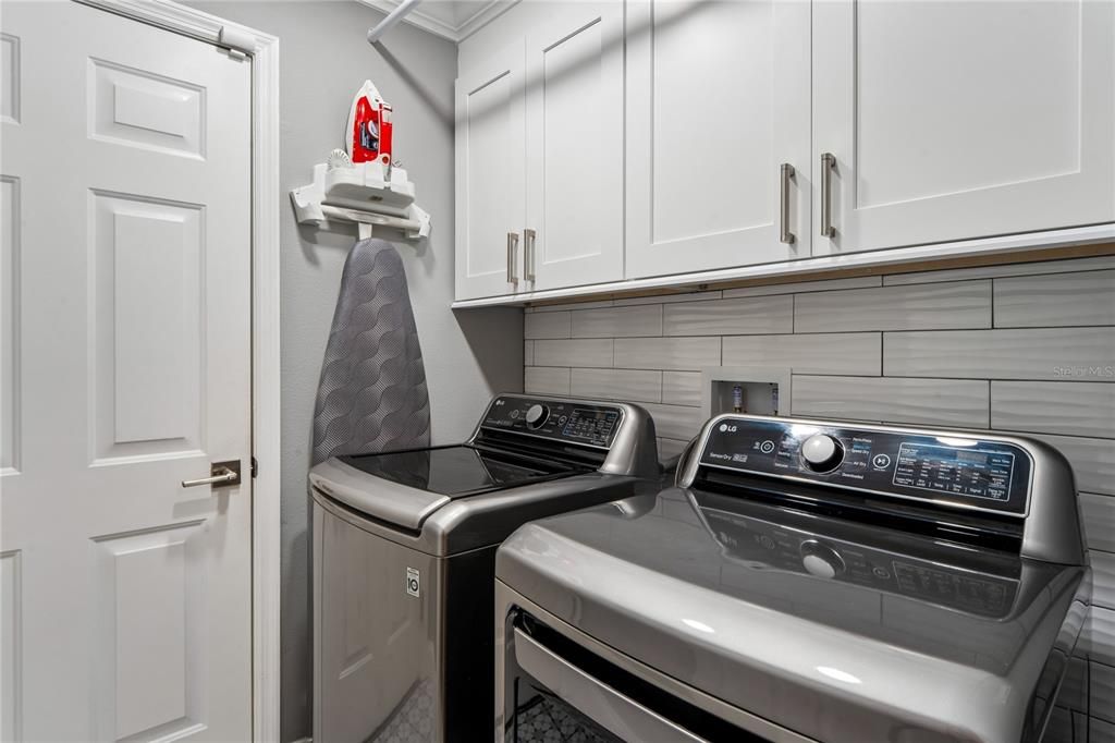 For Sale: $375,000 (3 beds, 2 baths, 1761 Square Feet)