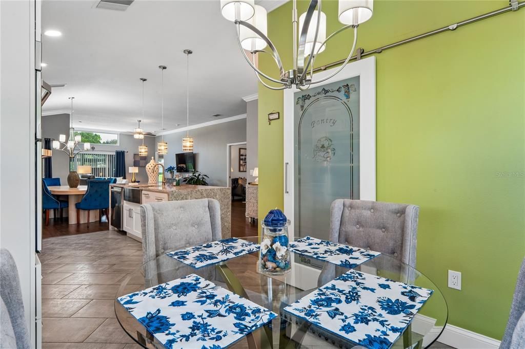 For Sale: $375,000 (3 beds, 2 baths, 1761 Square Feet)