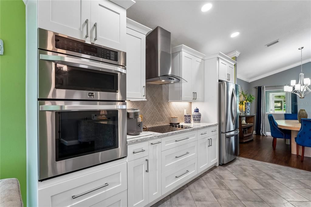 For Sale: $375,000 (3 beds, 2 baths, 1761 Square Feet)