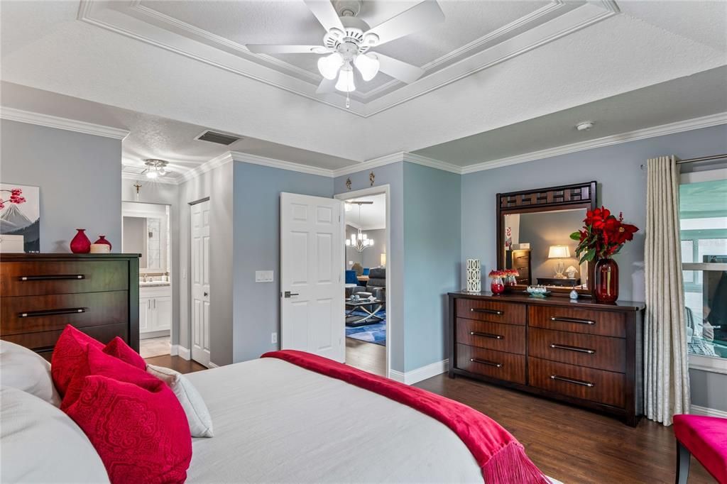 For Sale: $375,000 (3 beds, 2 baths, 1761 Square Feet)