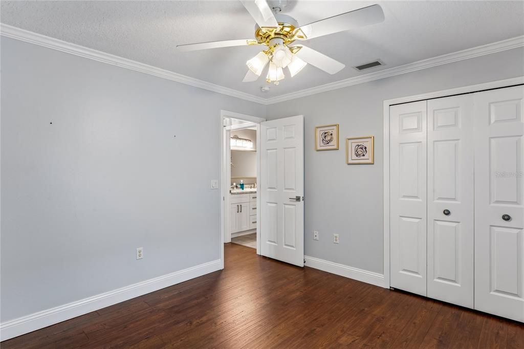 For Sale: $375,000 (3 beds, 2 baths, 1761 Square Feet)