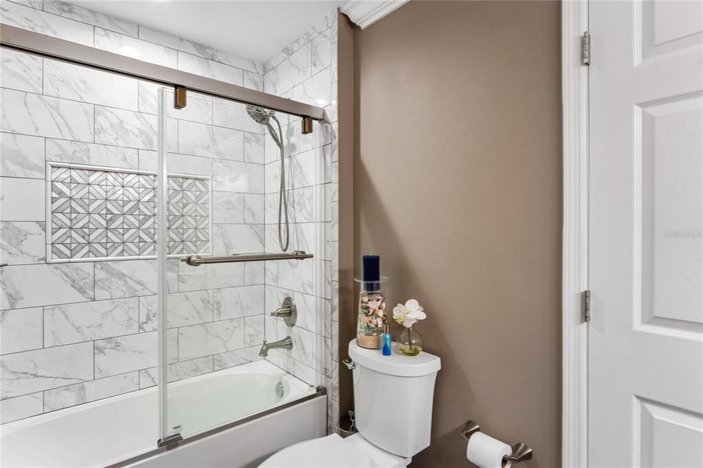 For Sale: $375,000 (3 beds, 2 baths, 1761 Square Feet)