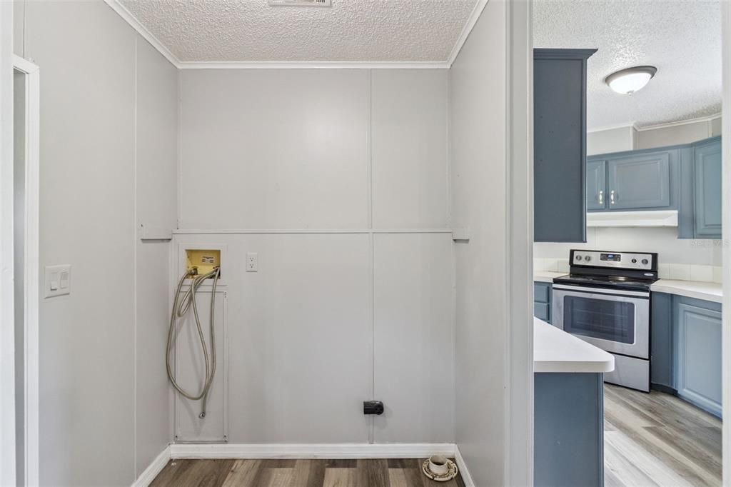 На продажу: $175,000 (2 спален, 2 ванн, 1072 Квадратных фут)