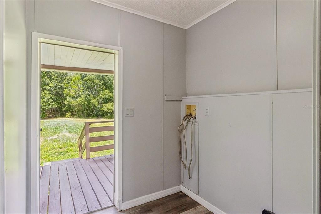 На продажу: $175,000 (2 спален, 2 ванн, 1072 Квадратных фут)