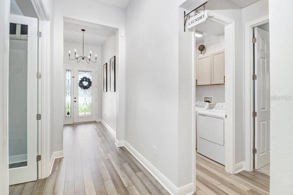 Activo con contrato: $525,000 (3 camas, 3 baños, 2125 Pies cuadrados)