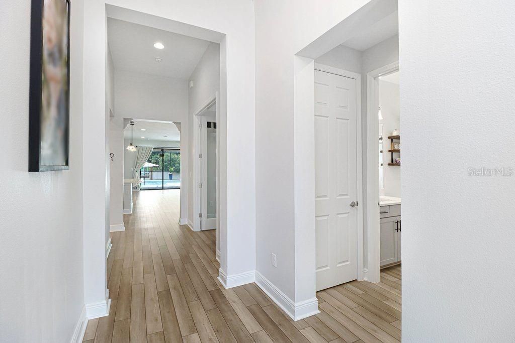 Activo con contrato: $525,000 (3 camas, 3 baños, 2125 Pies cuadrados)