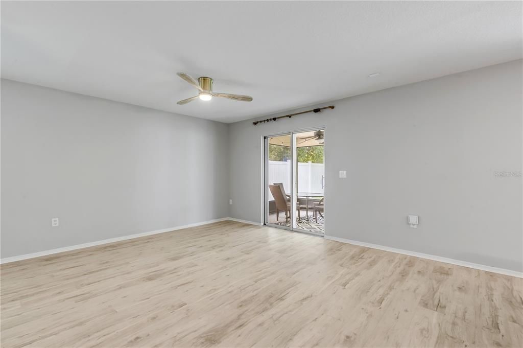На продажу: $349,000 (3 спален, 2 ванн, 1428 Квадратных фут)