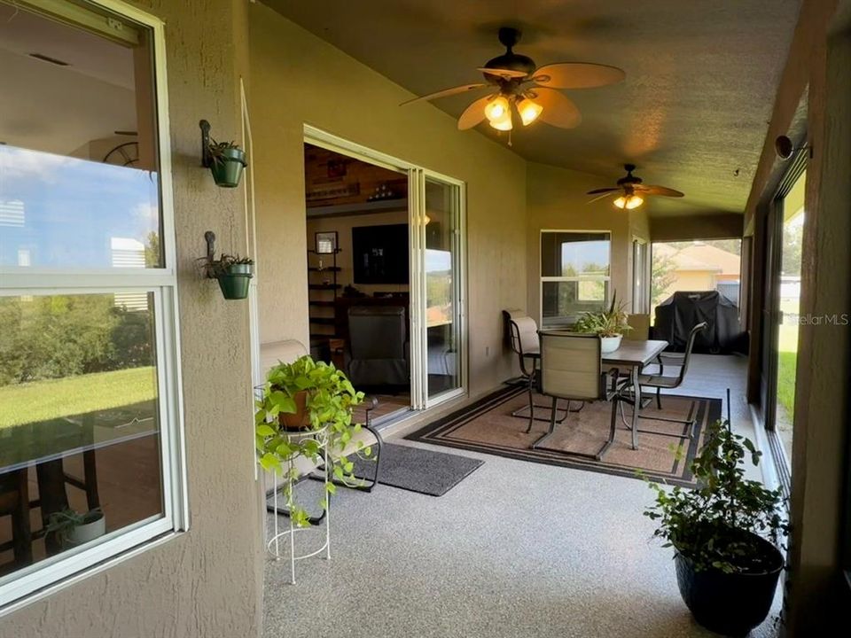 En Venta: $524,900 (3 camas, 2 baños, 2112 Pies cuadrados)