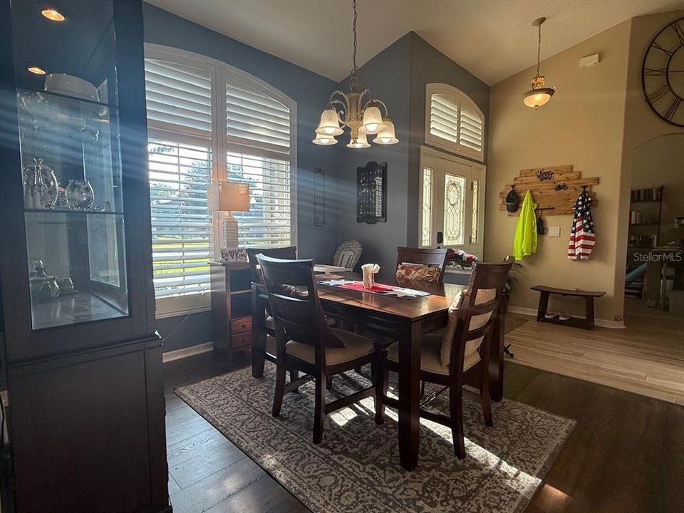 En Venta: $524,900 (3 camas, 2 baños, 2112 Pies cuadrados)
