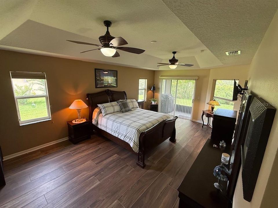 En Venta: $524,900 (3 camas, 2 baños, 2112 Pies cuadrados)
