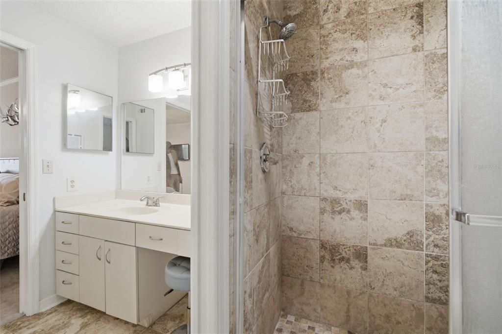 En Venta: $195,000 (2 camas, 2 baños, 1122 Pies cuadrados)