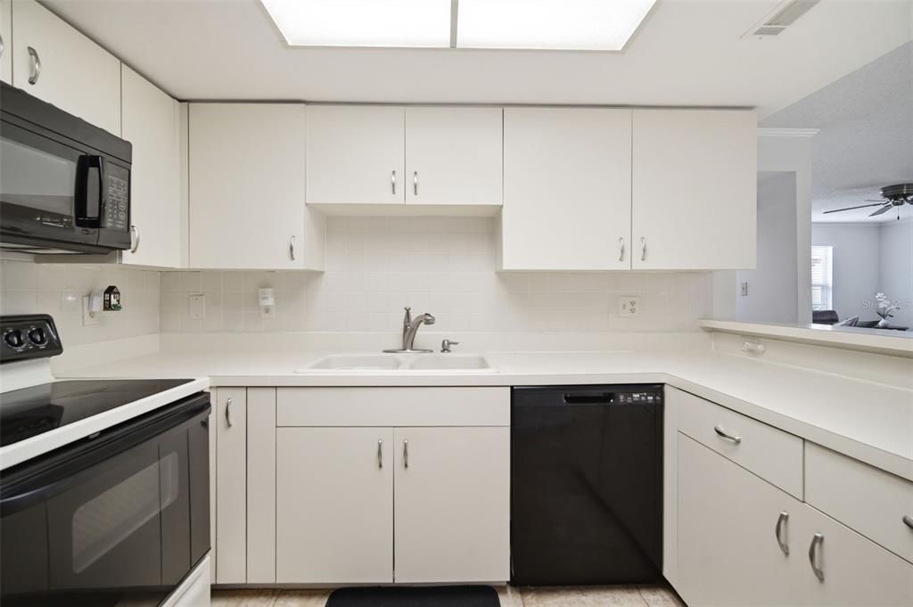 En Venta: $195,000 (2 camas, 2 baños, 1122 Pies cuadrados)