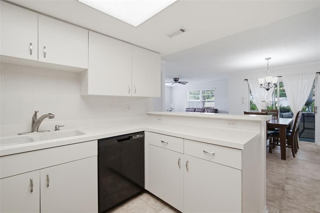 En Venta: $195,000 (2 camas, 2 baños, 1122 Pies cuadrados)